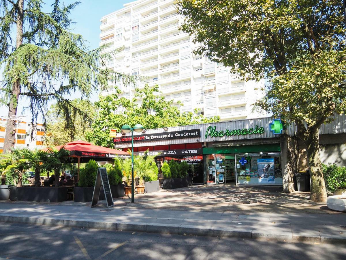 Le Célestay Villeurbanne Exterior foto